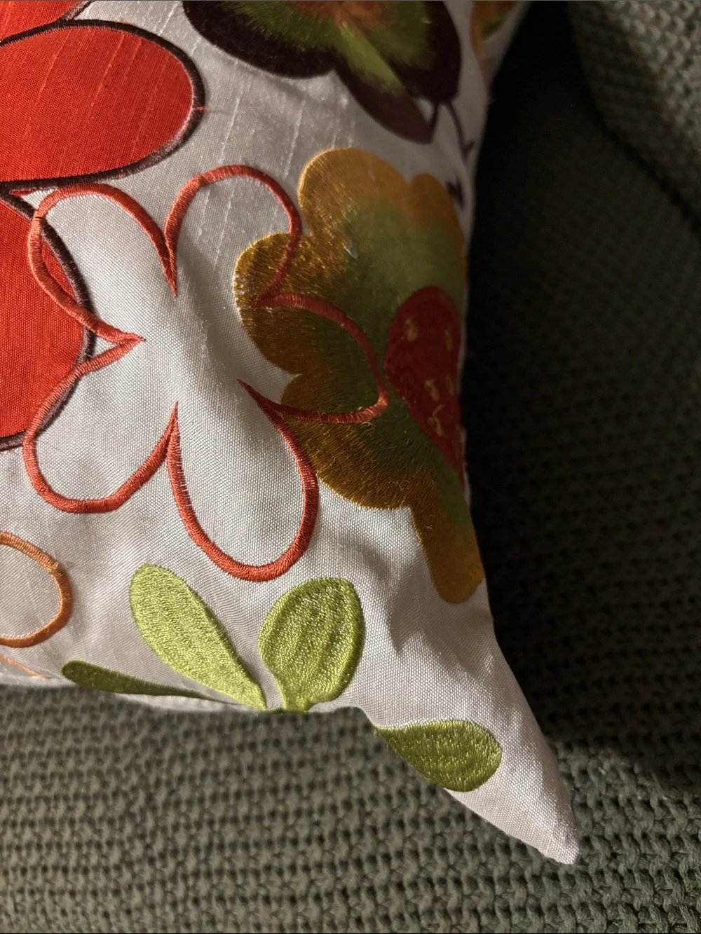 Pier 1 Imports Floral Embroidered 17’ Autumn 🍂 Fall Colors